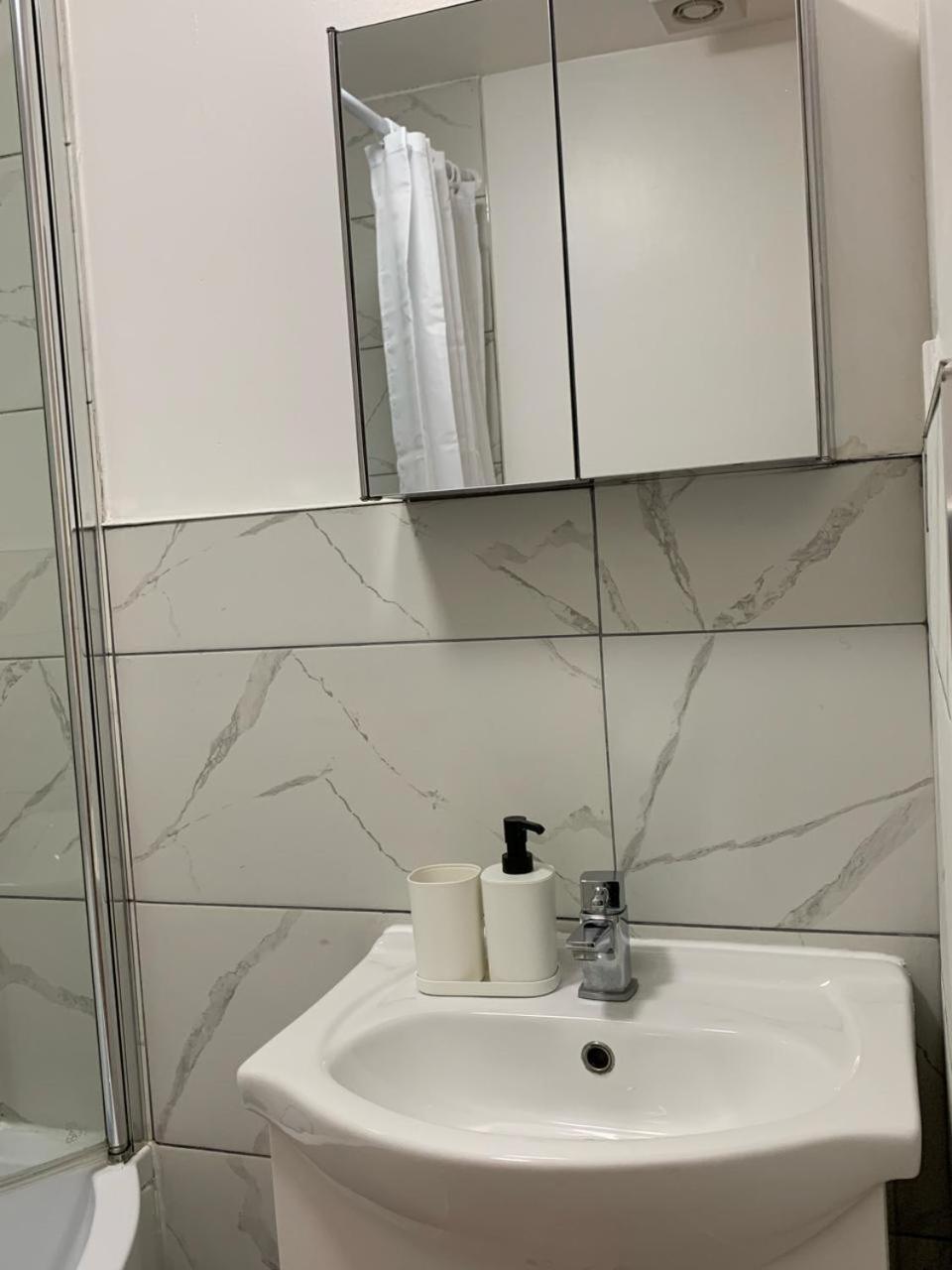 ロンドンCobbold Court Share Flatアパートメント エクステリア 写真